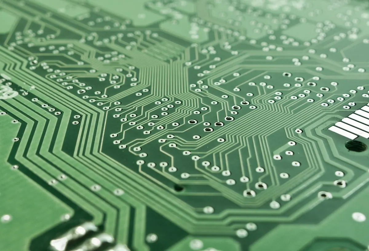 Arduino vs. Raspberry Pi: Which Board Should You Choose for Your First Robot?